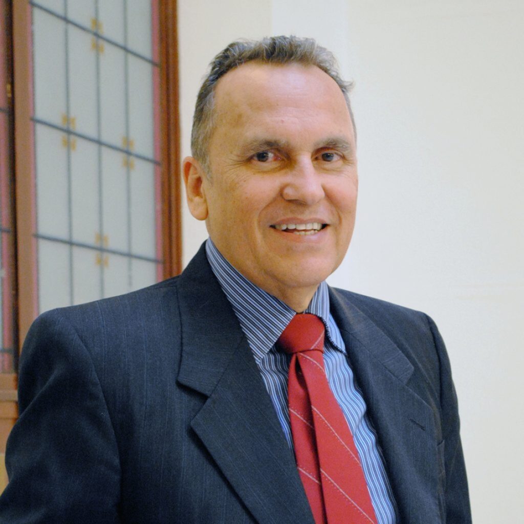 Dr. Roberto Quintero 